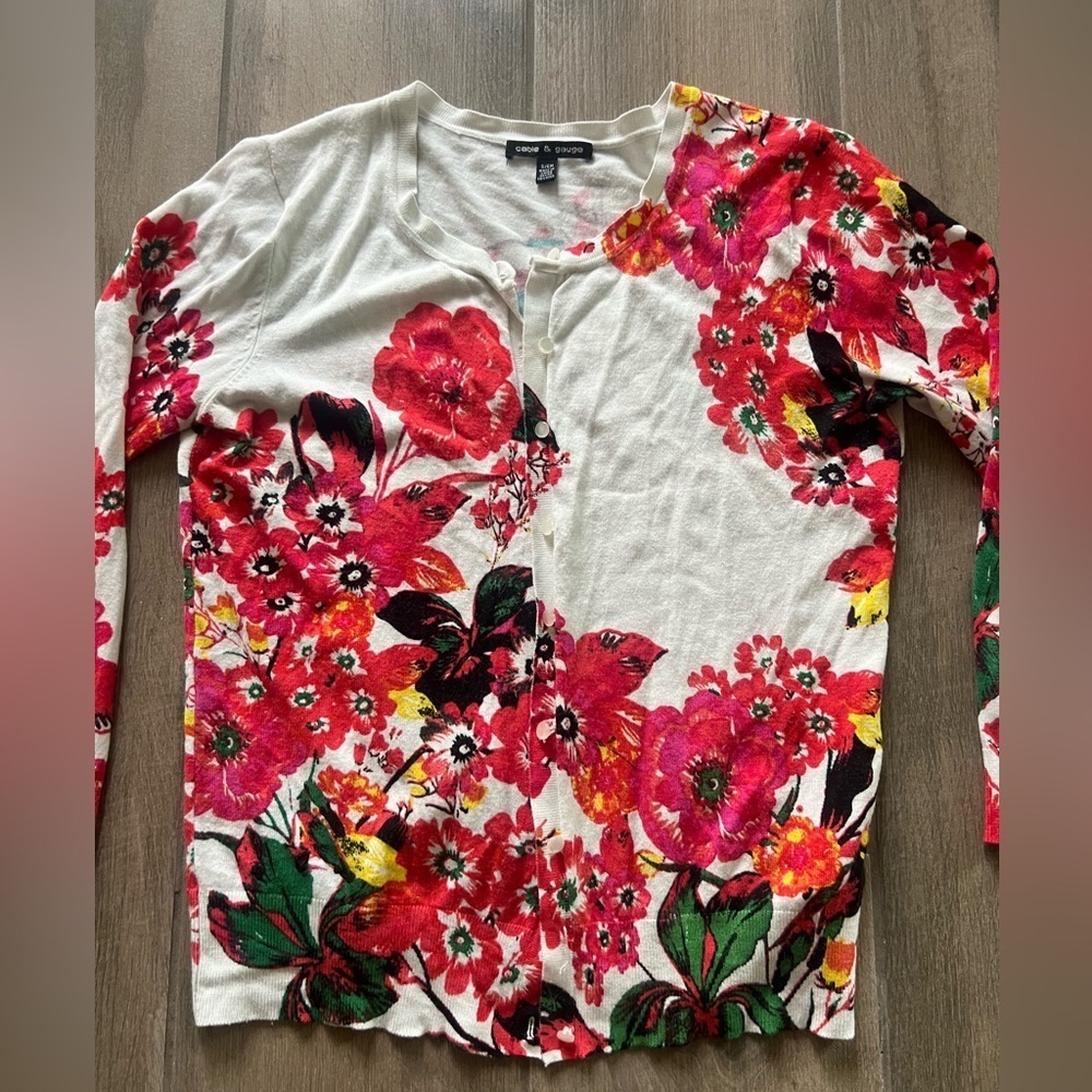 In very good condition. Soft and luxurious feel. Please check pic for details - Picture 4 of 13